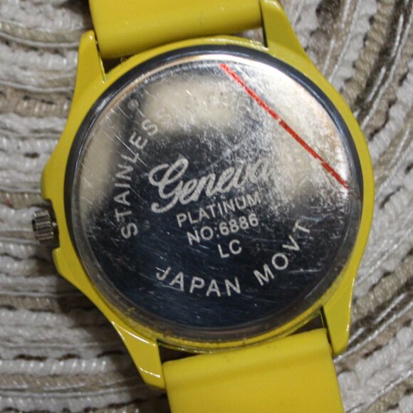 BRAND NEW GENIVA SILCONE YELLOW WATCH  Fun! - Picture 3 of 4